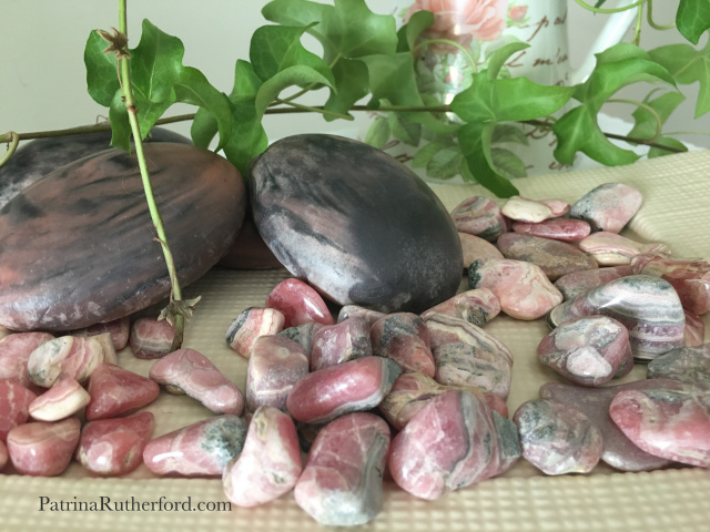 Rhodochrosite resonates with the Heart as well as the root chakra. Most people associate the stone with the heart chakra because of the comforting pink tones.